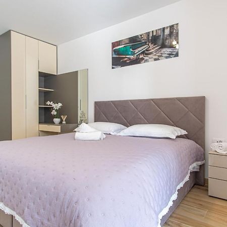 Ledeno More Luxury Apartments Split Exterior photo