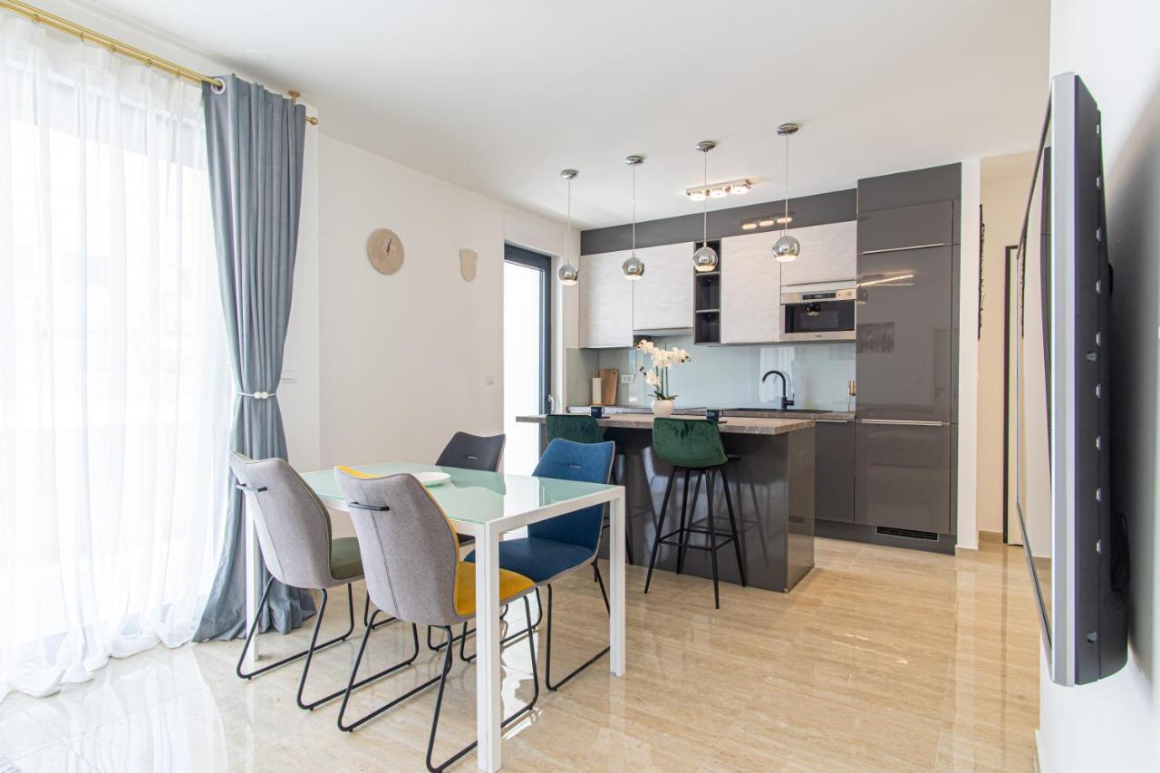 Ledeno More Luxury Apartments Split Exterior photo